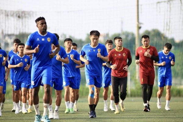 đặt 4 câu có tiếng nhà mang 4 nghĩa sau